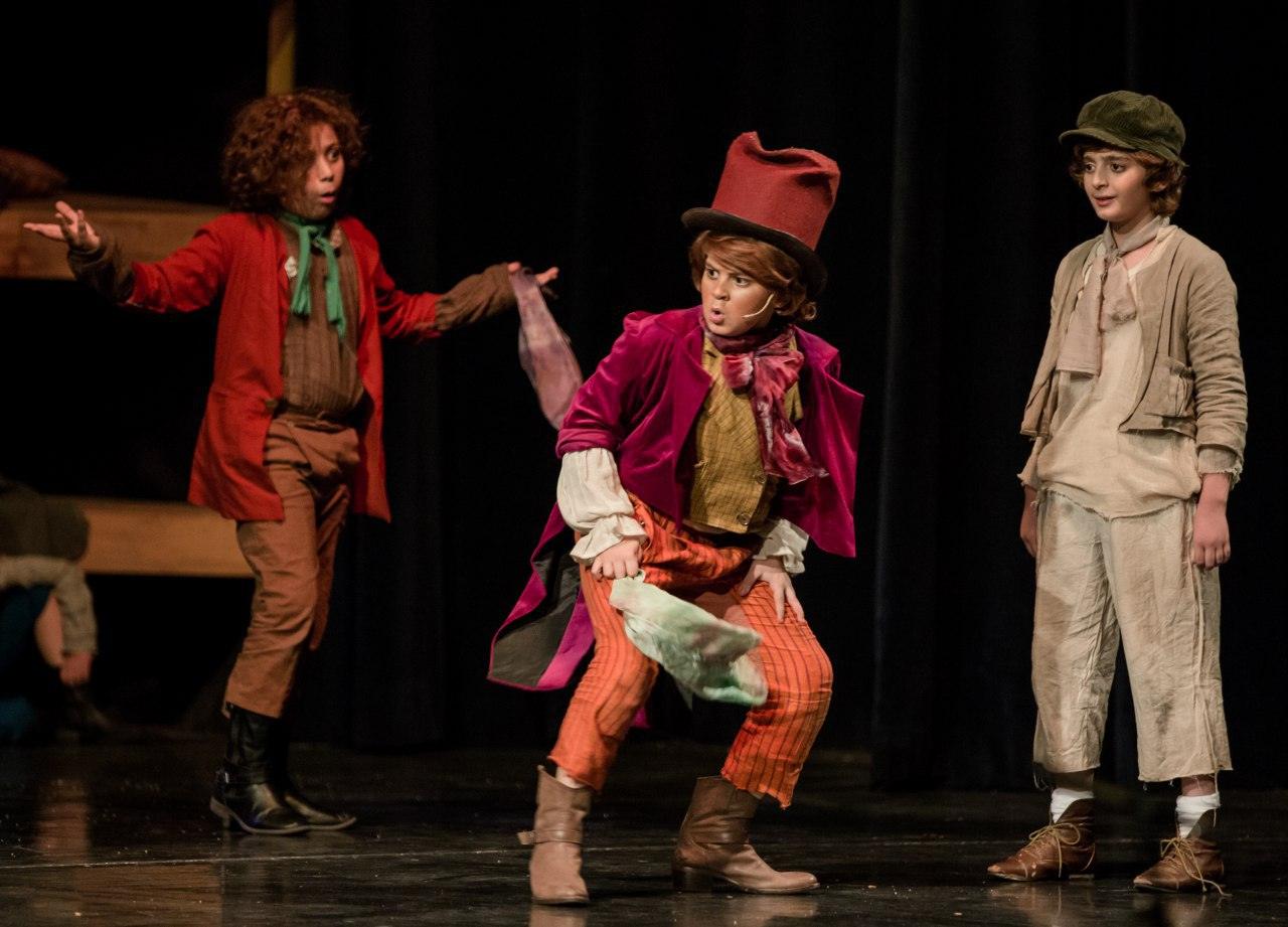 OLIVER TWIST/ الیور تویست
